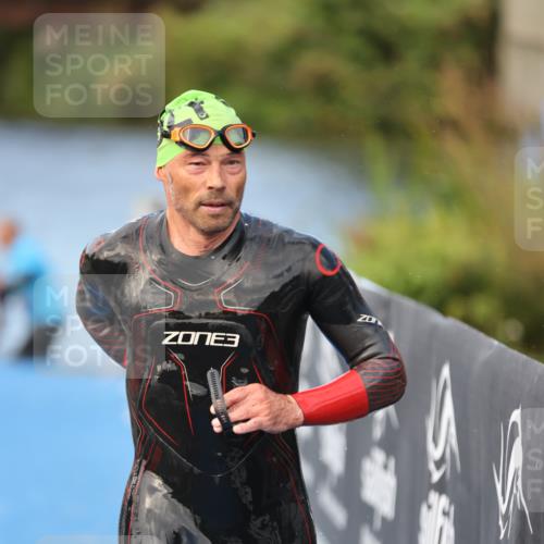 25.08.2024 - Elbe Triathlon Hamburg H.Heesch http://msf.ph/oto/6837954 25.08.2024 08:40:38 Schwimmen 62, 73, 107 meine-sportfotos.de