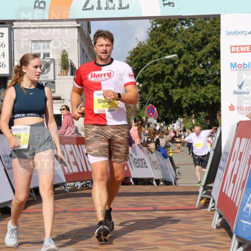 25.08.2024 - 20. Blankeneser Heldenlauf Strokosch-Dieckow http://msf.ph/oto/6838211 25.08.2024 10:29:27 Ziel 6085, 6337, 6422 meine-sportfotos.de