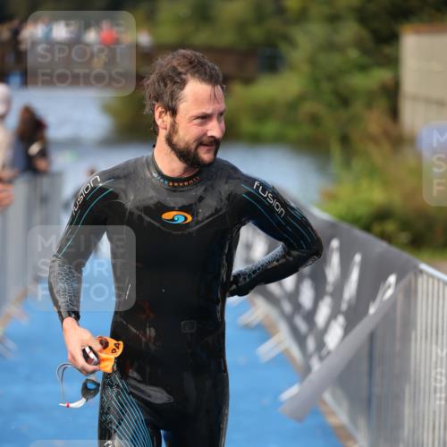 25.08.2024 - Elbe Triathlon Hamburg H.Heesch http://msf.ph/oto/6838431 25.08.2024 08:41:30 Schwimmen 109, 180 meine-sportfotos.de
