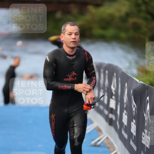 25.08.2024 - Elbe Triathlon Hamburg H.Heesch http://msf.ph/oto/6839036 25.08.2024 08:43:05 Schwimmen 187 meine-sportfotos.de