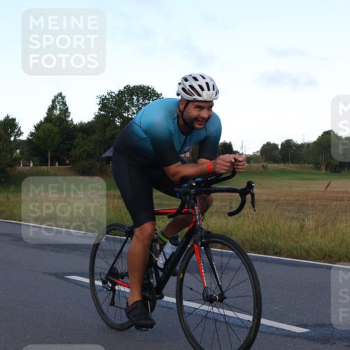 25.08.2024 - Elbe Triathlon Hamburg Fuchs,  Jonas http://msf.ph/oto/6839132 25.08.2024 08:54:17 Radfahren 186, 142, 166 meine-sportfotos.de