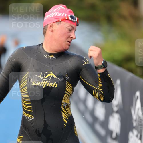 25.08.2024 - Elbe Triathlon Hamburg H.Heesch http://msf.ph/oto/6839193 25.08.2024 08:43:17 Schwimmen 121, 142, 167, 187 meine-sportfotos.de