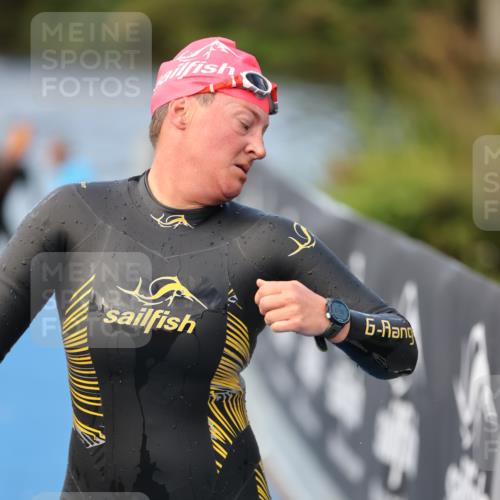 25.08.2024 - Elbe Triathlon Hamburg H.Heesch http://msf.ph/oto/6839212 25.08.2024 08:43:17 Schwimmen 121, 142, 167, 187 meine-sportfotos.de