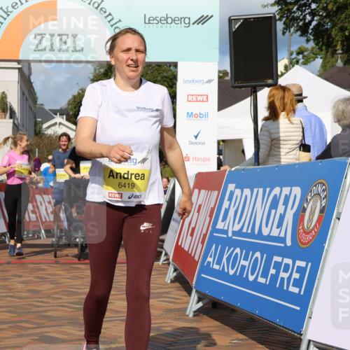 25.08.2024 - 20. Blankeneser Heldenlauf Strokosch-Dieckow http://msf.ph/oto/6839239 25.08.2024 10:29:57 Ziel 6117, 6260, 6276, 6305, 6394, 6419, 6461, 6495 meine-sportfotos.de