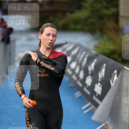 25.08.2024 - Elbe Triathlon Hamburg H.Heesch http://msf.ph/oto/6839300 25.08.2024 08:43:28 Schwimmen 117, 121, 142, 167, 190 meine-sportfotos.de