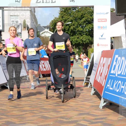 25.08.2024 - 20. Blankeneser Heldenlauf Strokosch-Dieckow http://msf.ph/oto/6839329 25.08.2024 10:29:59 Ziel 6117, 6260, 6276, 6305, 6394, 6419, 6461, 6495 meine-sportfotos.de