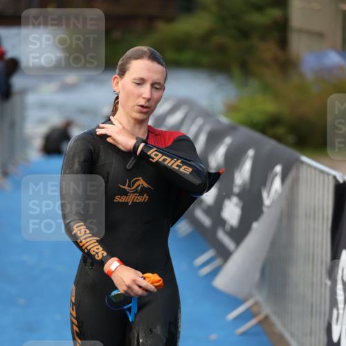 25.08.2024 - Elbe Triathlon Hamburg H.Heesch http://msf.ph/oto/6839341 25.08.2024 08:43:28 Schwimmen 117, 121, 142, 167, 190 meine-sportfotos.de