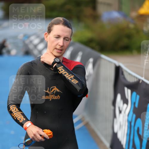 25.08.2024 - Elbe Triathlon Hamburg H.Heesch http://msf.ph/oto/6839386 25.08.2024 08:43:29 Schwimmen 117, 121, 142, 167, 190 meine-sportfotos.de