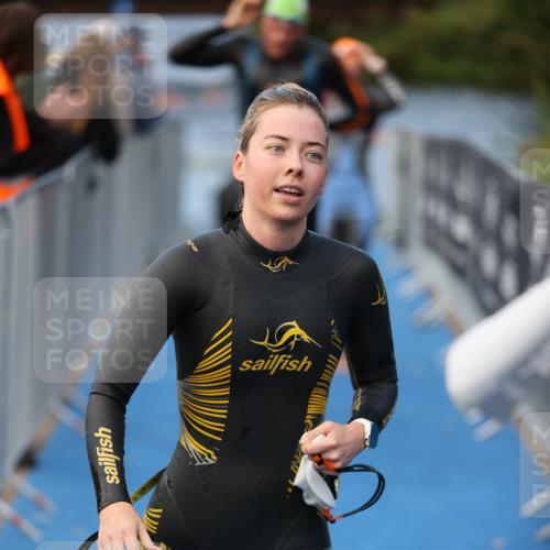 25.08.2024 - Elbe Triathlon Hamburg H.Heesch http://msf.ph/oto/6839529 25.08.2024 08:43:41 Schwimmen 110, 117, 121, 142, 153, 167, 176, 182, 190 meine-sportfotos.de