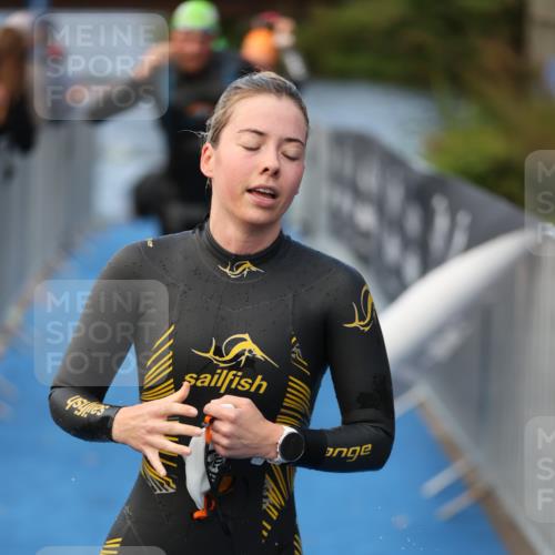 25.08.2024 - Elbe Triathlon Hamburg H.Heesch http://msf.ph/oto/6839552 25.08.2024 08:43:41 Schwimmen 110, 117, 121, 142, 153, 167, 176, 182, 190 meine-sportfotos.de