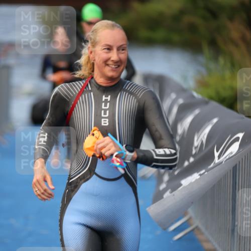 25.08.2024 - Elbe Triathlon Hamburg H.Heesch http://msf.ph/oto/6839698 25.08.2024 08:43:44 Schwimmen 110, 117, 121, 142, 153, 167, 176, 182, 190 meine-sportfotos.de
