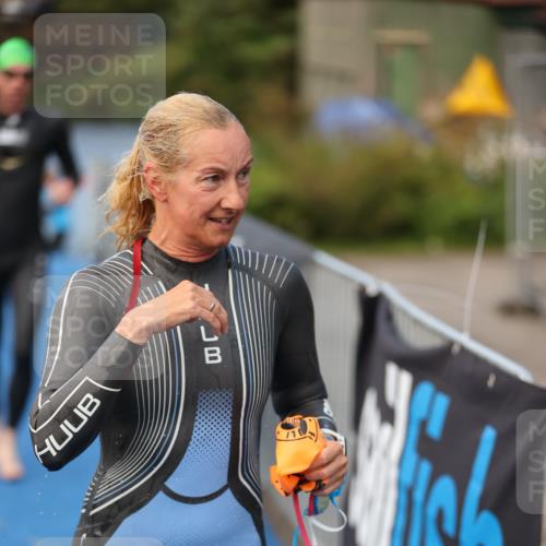 25.08.2024 - Elbe Triathlon Hamburg H.Heesch http://msf.ph/oto/6839805 25.08.2024 08:43:44 Schwimmen 110, 117, 121, 142, 153, 167, 176, 182, 190 meine-sportfotos.de