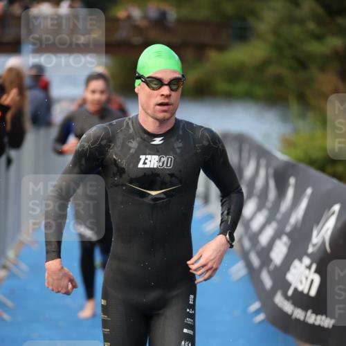 25.08.2024 - Elbe Triathlon Hamburg H.Heesch http://msf.ph/oto/6839821 25.08.2024 08:43:46 Schwimmen 110, 117, 121, 142, 153, 167, 176, 182, 190 meine-sportfotos.de