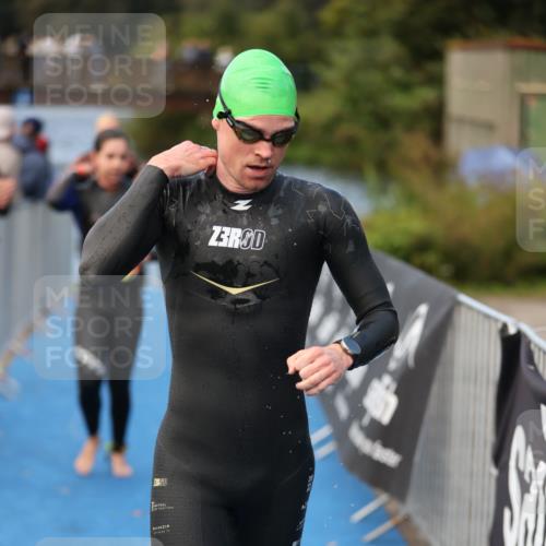 25.08.2024 - Elbe Triathlon Hamburg H.Heesch http://msf.ph/oto/6839883 25.08.2024 08:43:46 Schwimmen 110, 117, 121, 142, 153, 167, 176, 182, 190 meine-sportfotos.de