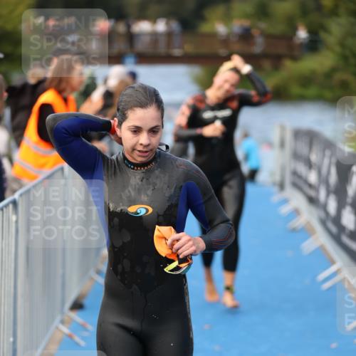 25.08.2024 - Elbe Triathlon Hamburg H.Heesch http://msf.ph/oto/6839987 25.08.2024 08:43:48 Schwimmen 110, 117, 142, 153, 167, 176, 182, 190 meine-sportfotos.de