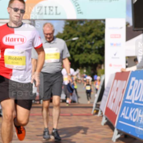 25.08.2024 - 20. Blankeneser Heldenlauf Strokosch-Dieckow http://msf.ph/oto/6839998 25.08.2024 10:30:13 Ziel 6003, 6046, 6137, 6139, 6219, 6263, 6398 meine-sportfotos.de
