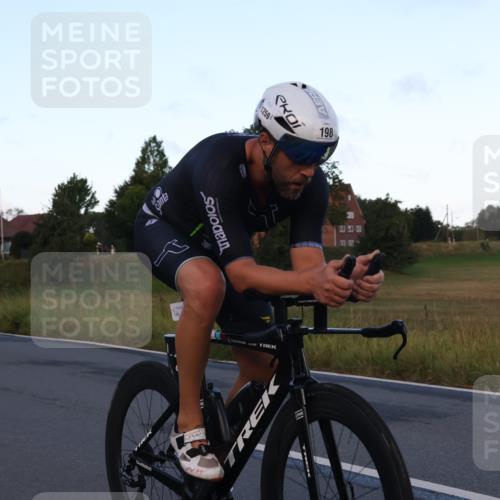 25.08.2024 - Elbe Triathlon Hamburg Fuchs,  Jonas http://msf.ph/oto/6840007 25.08.2024 08:55:34 Radfahren 198 meine-sportfotos.de