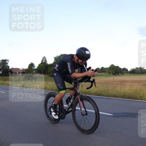 25.08.2024 - Elbe Triathlon Hamburg Fuchs,  Jonas http://msf.ph/oto/6840536 25.08.2024 08:56:43 Radfahren 64, 131, 35, 154 meine-sportfotos.de