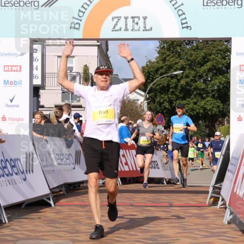 25.08.2024 - 20. Blankeneser Heldenlauf Strokosch-Dieckow http://msf.ph/oto/6840537 25.08.2024 10:30:29 Ziel 6055, 6134, 6239, 6421 meine-sportfotos.de