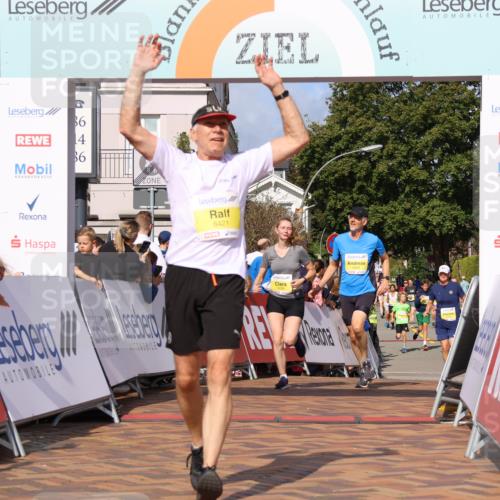 25.08.2024 - 20. Blankeneser Heldenlauf Strokosch-Dieckow http://msf.ph/oto/6840568 25.08.2024 10:30:29 Ziel 6055, 6134, 6239, 6421 meine-sportfotos.de