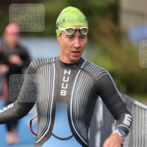 25.08.2024 - Elbe Triathlon Hamburg H.Heesch http://msf.ph/oto/6840633 25.08.2024 08:44:15 Schwimmen 134, 139, 145, 152, 172, 186 meine-sportfotos.de