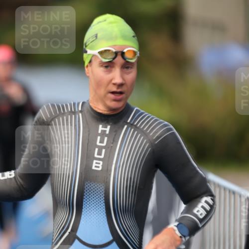 25.08.2024 - Elbe Triathlon Hamburg H.Heesch http://msf.ph/oto/6840649 25.08.2024 08:44:15 Schwimmen 134, 139, 145, 152, 172, 186 meine-sportfotos.de