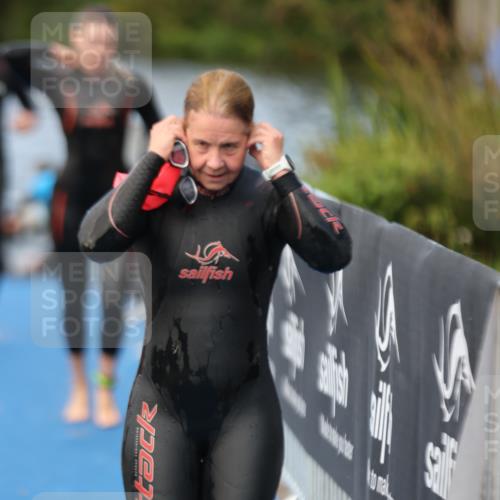 25.08.2024 - Elbe Triathlon Hamburg H.Heesch http://msf.ph/oto/6840754 25.08.2024 08:44:19 Schwimmen 80, 134, 139, 145, 152, 161, 172, 186 meine-sportfotos.de