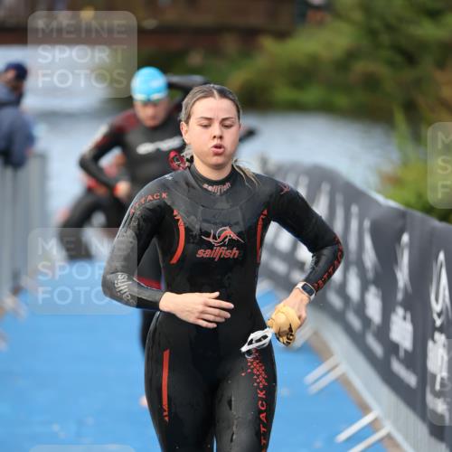 25.08.2024 - Elbe Triathlon Hamburg H.Heesch http://msf.ph/oto/6840872 25.08.2024 08:44:21 Schwimmen 80, 134, 139, 145, 152, 161, 172, 186 meine-sportfotos.de