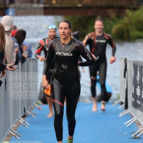 25.08.2024 - Elbe Triathlon Hamburg H.Heesch http://msf.ph/oto/6841025 25.08.2024 08:44:28 Schwimmen 80, 120, 124, 134, 139, 145, 152, 161, 166, 172, 186, 188, 197 meine-sportfotos.de