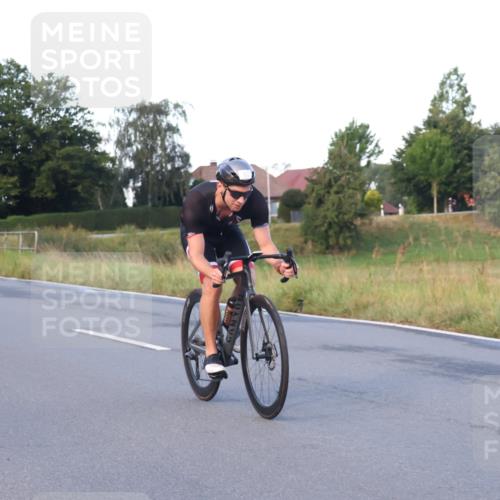 25.08.2024 - Elbe Triathlon Hamburg Fuchs,  Jonas http://msf.ph/oto/6841207 25.08.2024 08:57:23 Radfahren 74, 52, 61, 194, 138 meine-sportfotos.de