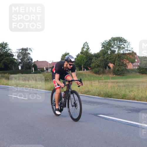 25.08.2024 - Elbe Triathlon Hamburg Fuchs,  Jonas http://msf.ph/oto/6841213 25.08.2024 08:57:23 Radfahren 74, 52, 61, 194, 138 meine-sportfotos.de