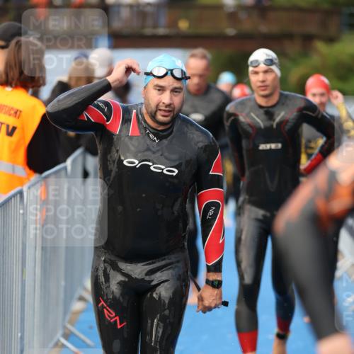 25.08.2024 - Elbe Triathlon Hamburg H.Heesch http://msf.ph/oto/6841299 25.08.2024 08:44:35 Schwimmen 80, 120, 124, 134, 145, 152, 161, 166, 186, 188, 197 meine-sportfotos.de
