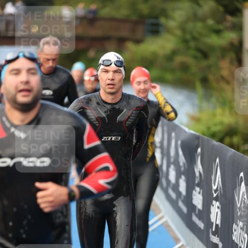 25.08.2024 - Elbe Triathlon Hamburg H.Heesch http://msf.ph/oto/6841390 25.08.2024 08:44:36 Schwimmen 80, 120, 124, 134, 145, 152, 161, 166, 169, 186, 188, 197 meine-sportfotos.de
