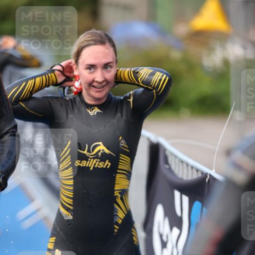 25.08.2024 - Elbe Triathlon Hamburg H.Heesch http://msf.ph/oto/6841495 25.08.2024 08:44:38 Schwimmen 80, 120, 124, 134, 145, 152, 161, 166, 169, 186, 188, 197 meine-sportfotos.de