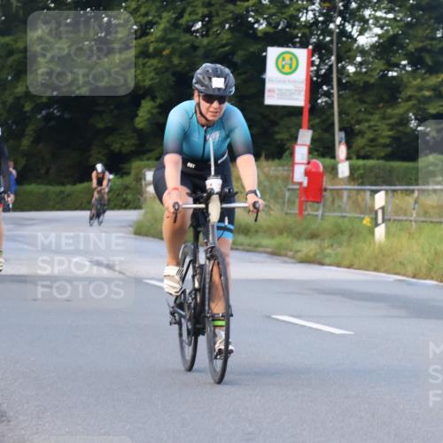 25.08.2024 - Elbe Triathlon Hamburg Fuchs,  Jonas http://msf.ph/oto/6841652 25.08.2024 08:57:54 Radfahren 136, 125, 146, 83 meine-sportfotos.de