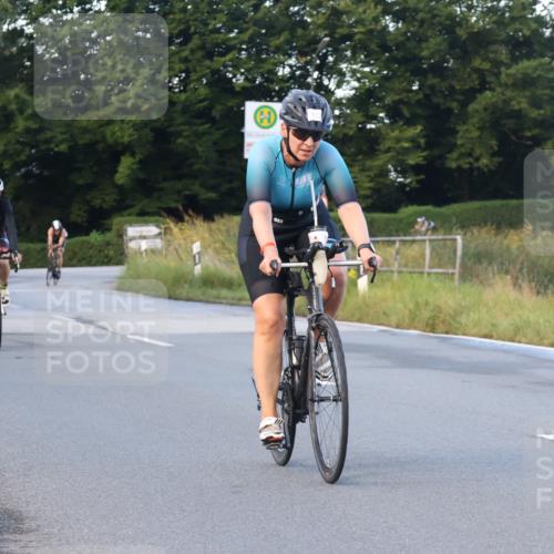25.08.2024 - Elbe Triathlon Hamburg Fuchs,  Jonas http://msf.ph/oto/6841666 25.08.2024 08:57:54 Radfahren 136, 125, 146, 83 meine-sportfotos.de