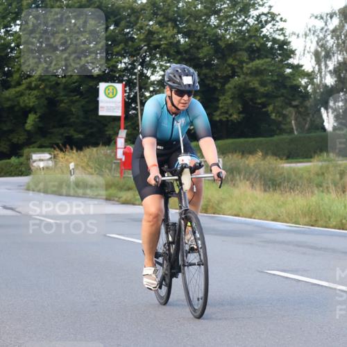 25.08.2024 - Elbe Triathlon Hamburg Fuchs,  Jonas http://msf.ph/oto/6841672 25.08.2024 08:57:55 Radfahren 136, 125, 146, 83 meine-sportfotos.de
