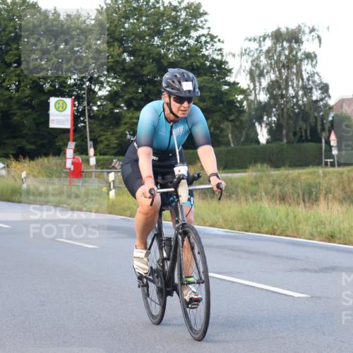 25.08.2024 - Elbe Triathlon Hamburg Fuchs,  Jonas http://msf.ph/oto/6841678 25.08.2024 08:57:55 Radfahren 136, 125, 146, 83 meine-sportfotos.de