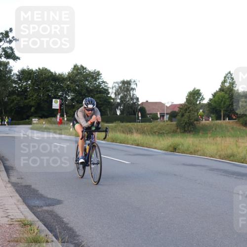 25.08.2024 - Elbe Triathlon Hamburg Fuchs,  Jonas http://msf.ph/oto/6841846 25.08.2024 08:58:06 Radfahren 113, 137 meine-sportfotos.de