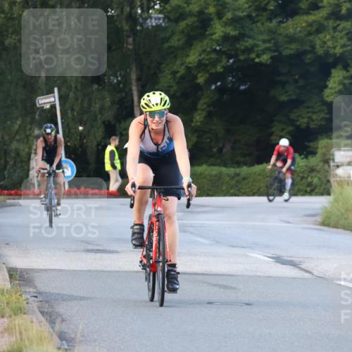 25.08.2024 - Elbe Triathlon Hamburg Fuchs,  Jonas http://msf.ph/oto/6841915 25.08.2024 08:58:12 Radfahren 137, 123, 114, 87 meine-sportfotos.de