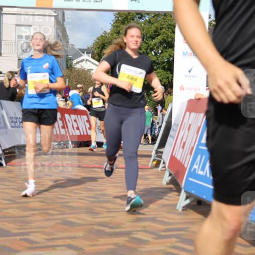 25.08.2024 - 20. Blankeneser Heldenlauf Strokosch-Dieckow http://msf.ph/oto/6841968 25.08.2024 10:31:16 Ziel 6271, 6290, 6364, 6400, 6401 meine-sportfotos.de