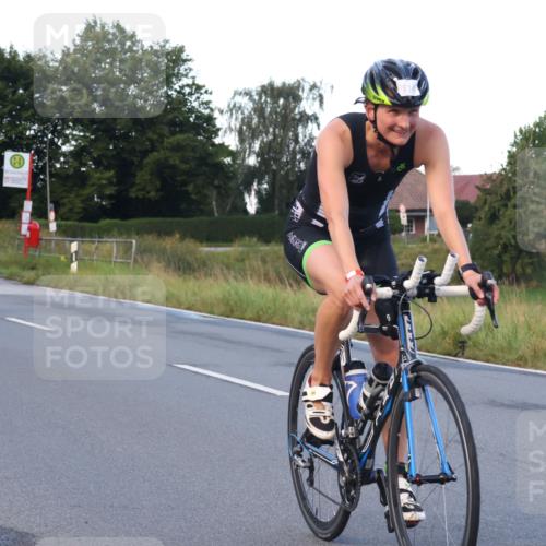 25.08.2024 - Elbe Triathlon Hamburg Fuchs,  Jonas http://msf.ph/oto/6842055 25.08.2024 08:58:18 Radfahren 123, 114, 87 meine-sportfotos.de