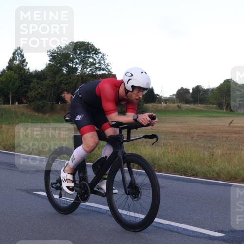 25.08.2024 - Elbe Triathlon Hamburg Fuchs,  Jonas http://msf.ph/oto/6842101 25.08.2024 08:58:20 Radfahren 123, 114, 87 meine-sportfotos.de