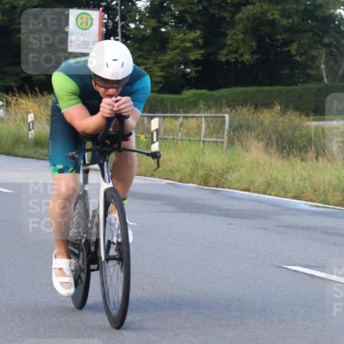 25.08.2024 - Elbe Triathlon Hamburg Fuchs,  Jonas http://msf.ph/oto/6842138 25.08.2024 08:58:29 Radfahren 43, 69 meine-sportfotos.de