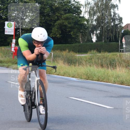25.08.2024 - Elbe Triathlon Hamburg Fuchs,  Jonas http://msf.ph/oto/6842145 25.08.2024 08:58:30 Radfahren 43, 69 meine-sportfotos.de