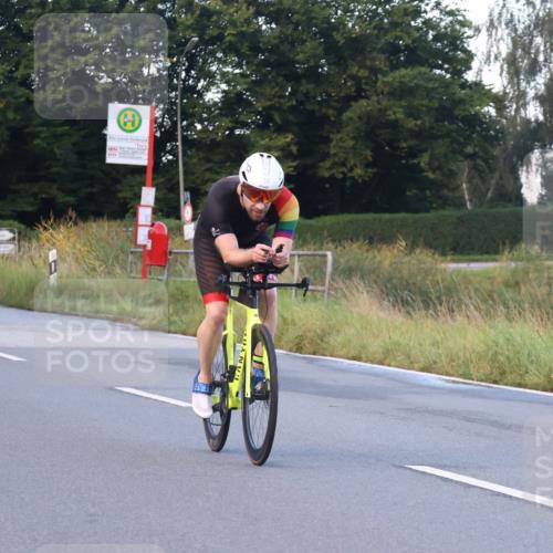 25.08.2024 - Elbe Triathlon Hamburg Fuchs,  Jonas http://msf.ph/oto/6842188 25.08.2024 08:58:42 Radfahren 54, 41, 33 meine-sportfotos.de