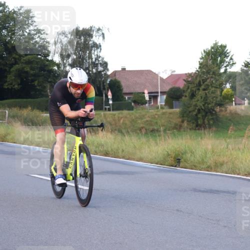 25.08.2024 - Elbe Triathlon Hamburg Fuchs,  Jonas http://msf.ph/oto/6842209 25.08.2024 08:58:42 Radfahren 54, 41, 33 meine-sportfotos.de