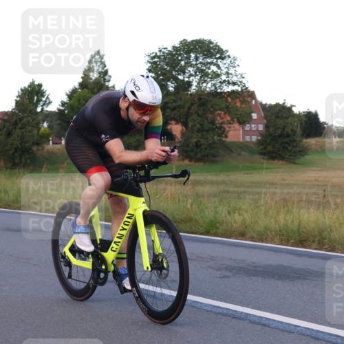 25.08.2024 - Elbe Triathlon Hamburg Fuchs,  Jonas http://msf.ph/oto/6842228 25.08.2024 08:58:43 Radfahren 54, 41, 33 meine-sportfotos.de