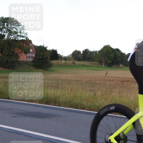 25.08.2024 - Elbe Triathlon Hamburg Fuchs,  Jonas http://msf.ph/oto/6842238 25.08.2024 08:58:43 Radfahren 54, 41, 33 meine-sportfotos.de