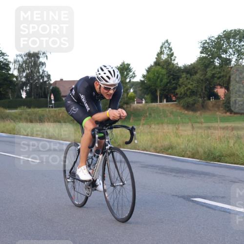 25.08.2024 - Elbe Triathlon Hamburg Fuchs,  Jonas http://msf.ph/oto/6842278 25.08.2024 08:58:46 Radfahren 54, 41, 33 meine-sportfotos.de